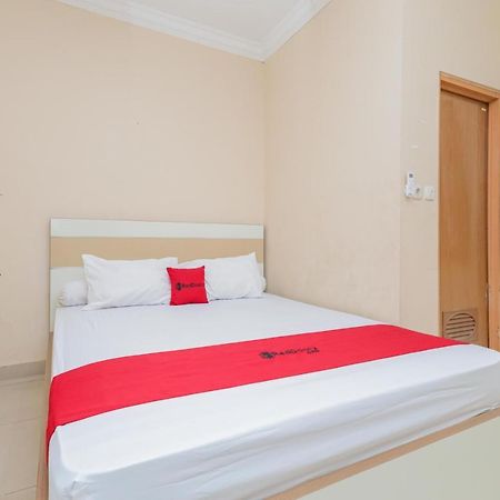 Reddoorz Syariah Near Stasiun Karet Hotel Jakarta Kültér fotó