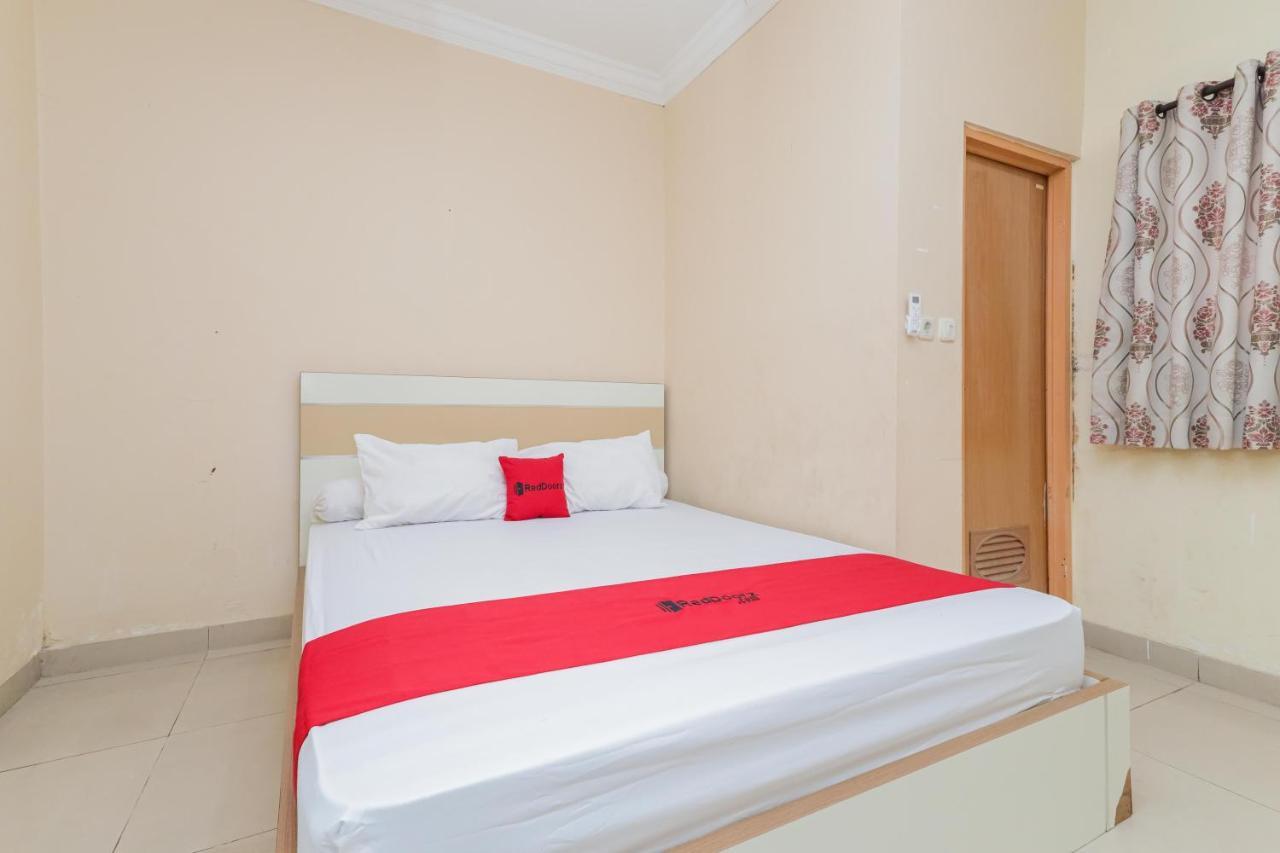 Reddoorz Syariah Near Stasiun Karet Hotel Jakarta Kültér fotó
