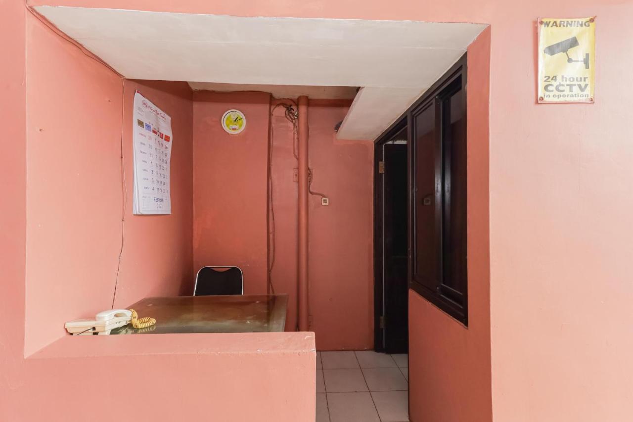 Reddoorz Syariah Near Stasiun Karet Hotel Jakarta Kültér fotó