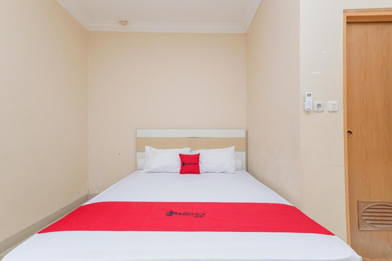 Reddoorz Syariah Near Stasiun Karet Hotel Jakarta Kültér fotó