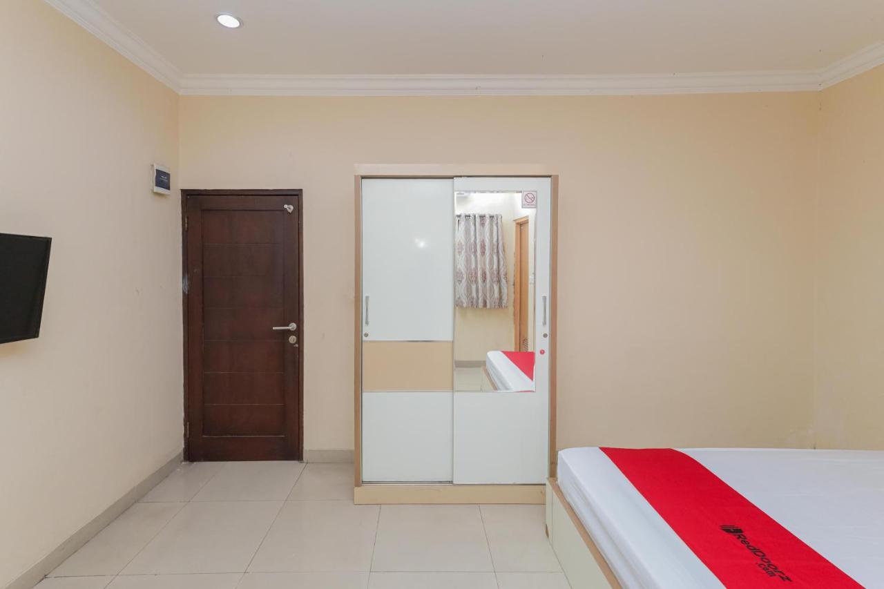 Reddoorz Syariah Near Stasiun Karet Hotel Jakarta Kültér fotó