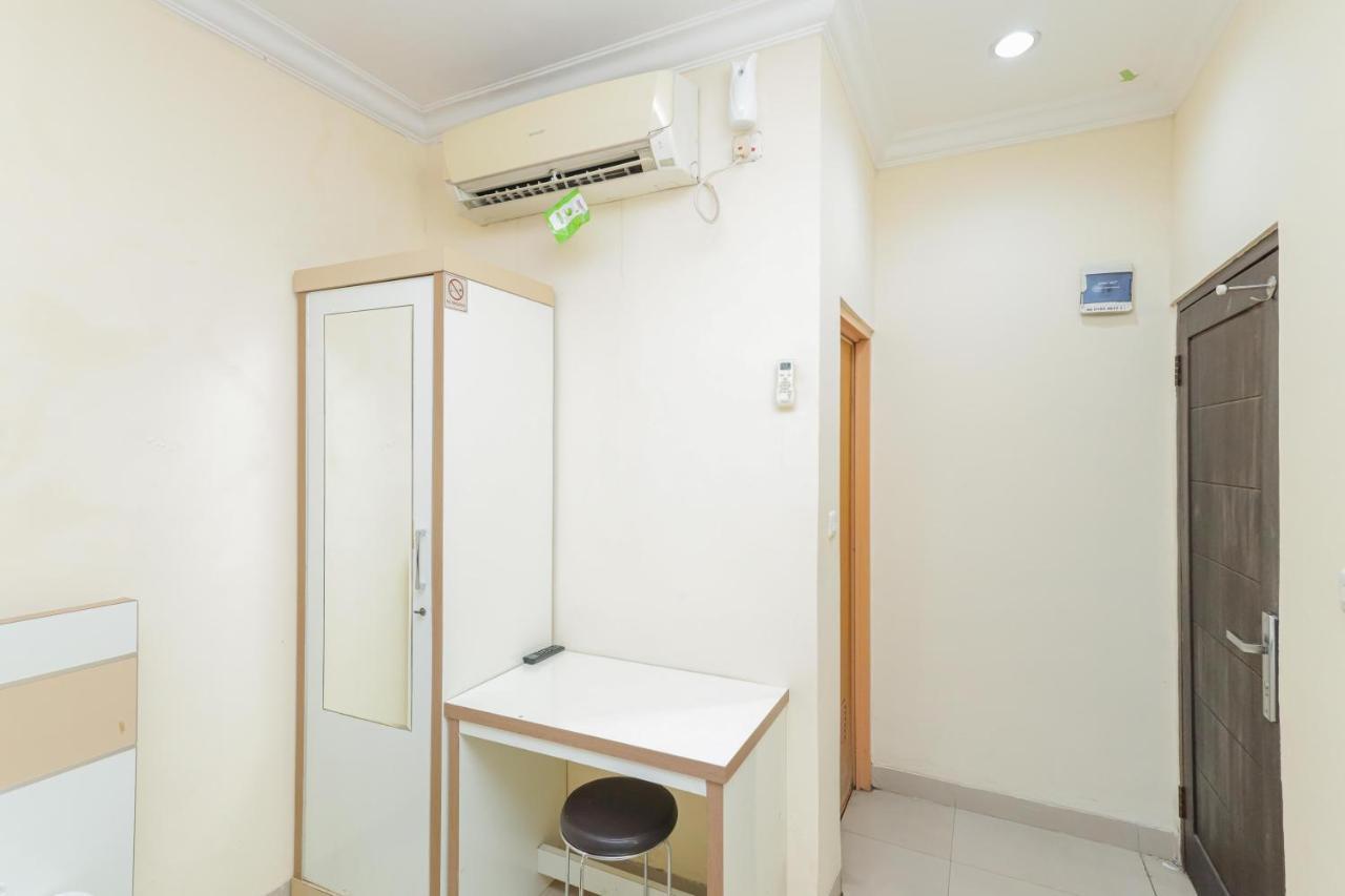 Reddoorz Syariah Near Stasiun Karet Hotel Jakarta Kültér fotó